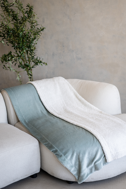 OLIMA SHERPA LINED BLANKET